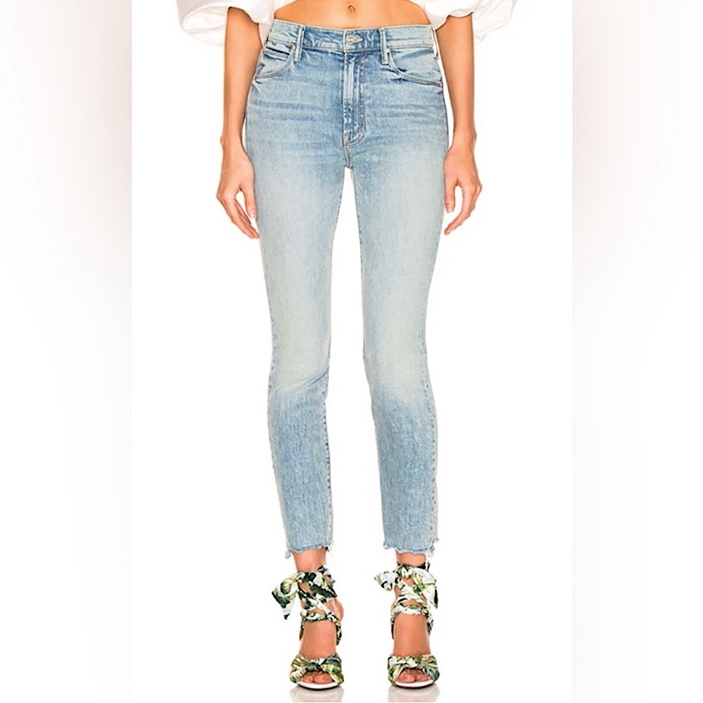 MOTHER SUPERIOR The Stunner Ankle Chew Cropped Leg Jeans in Walking On Water